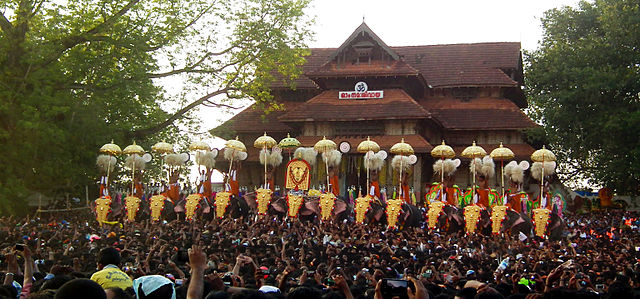 Vadakkunnathan Temple, Sakthan Thampuran Palace, festivals, and cultural heritage of Thrissur, Kerala, South India.